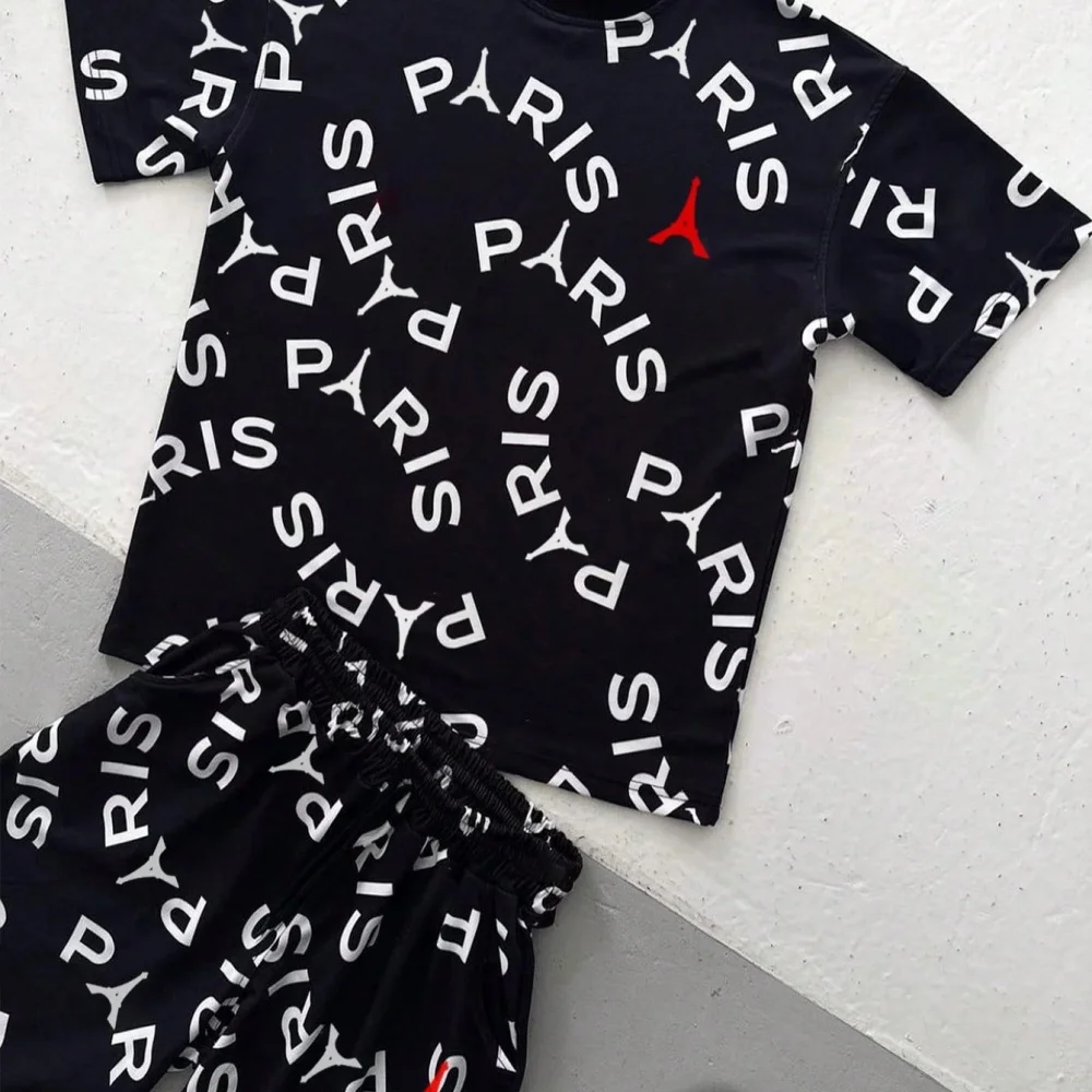 Tee Graphic Print - Setelan Kaos dan Celana Pendek Pria